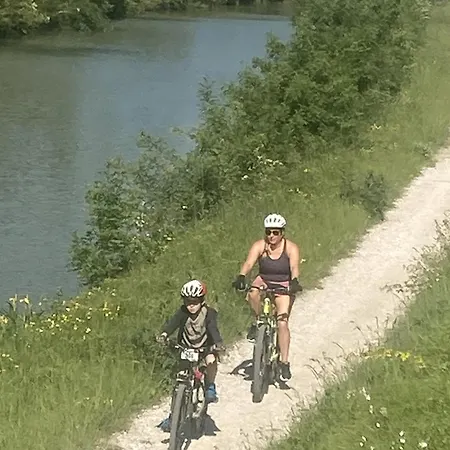 Maison Rassier, Velo Holiday home